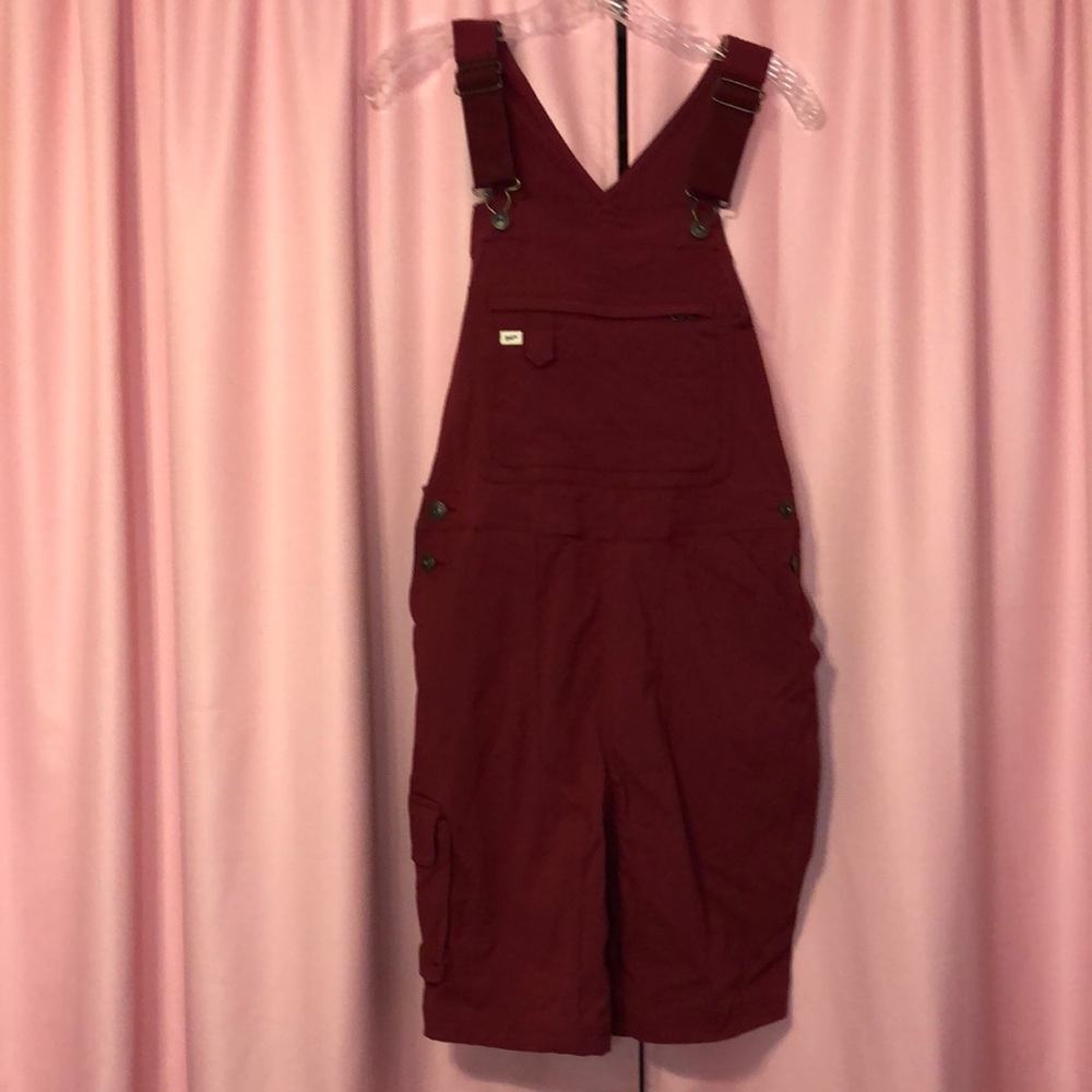 Duluth Trading Co Heirloom Gardening Short Overalls in Burgundy